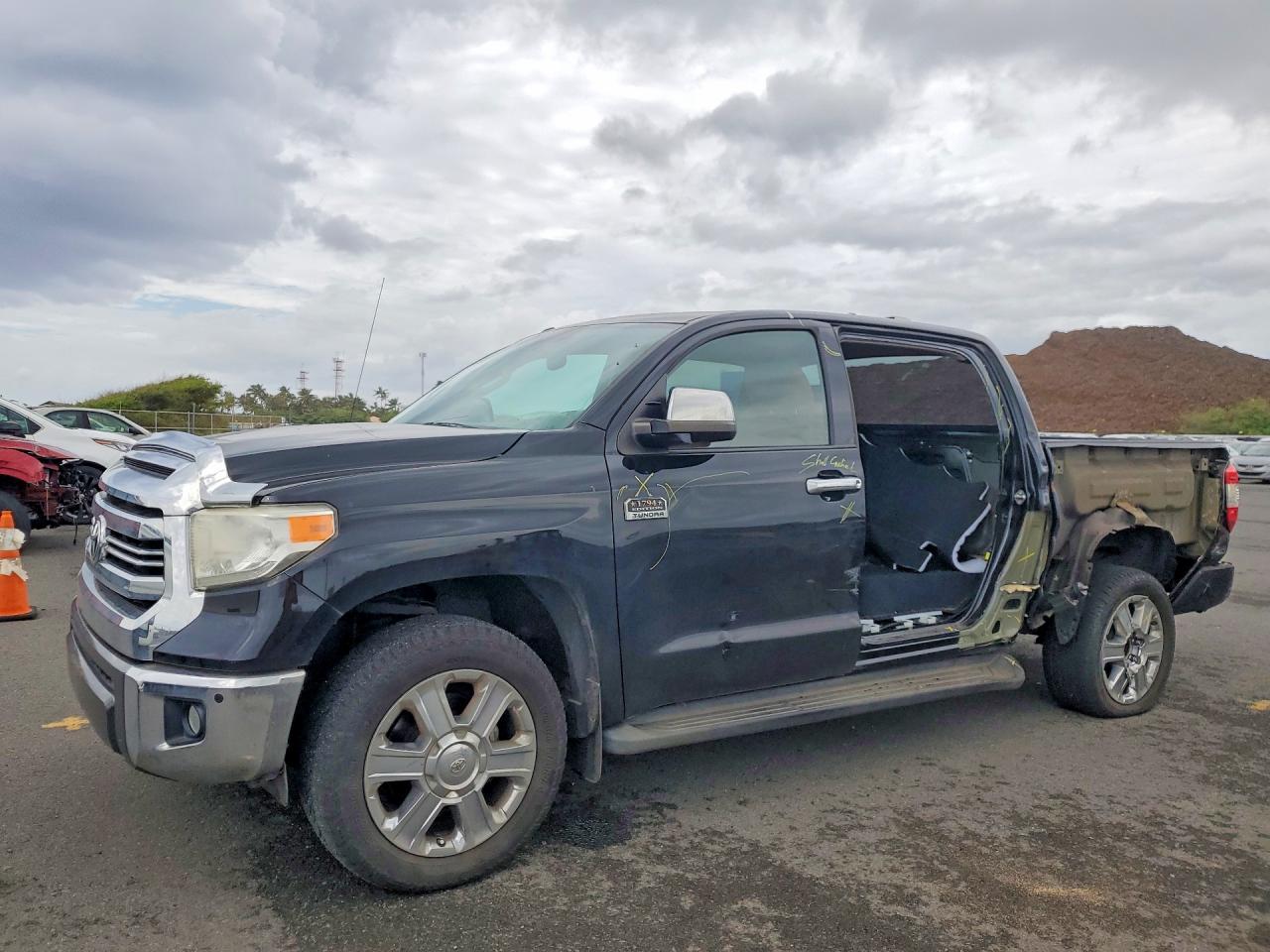 Salvage Toyota Tundra Image