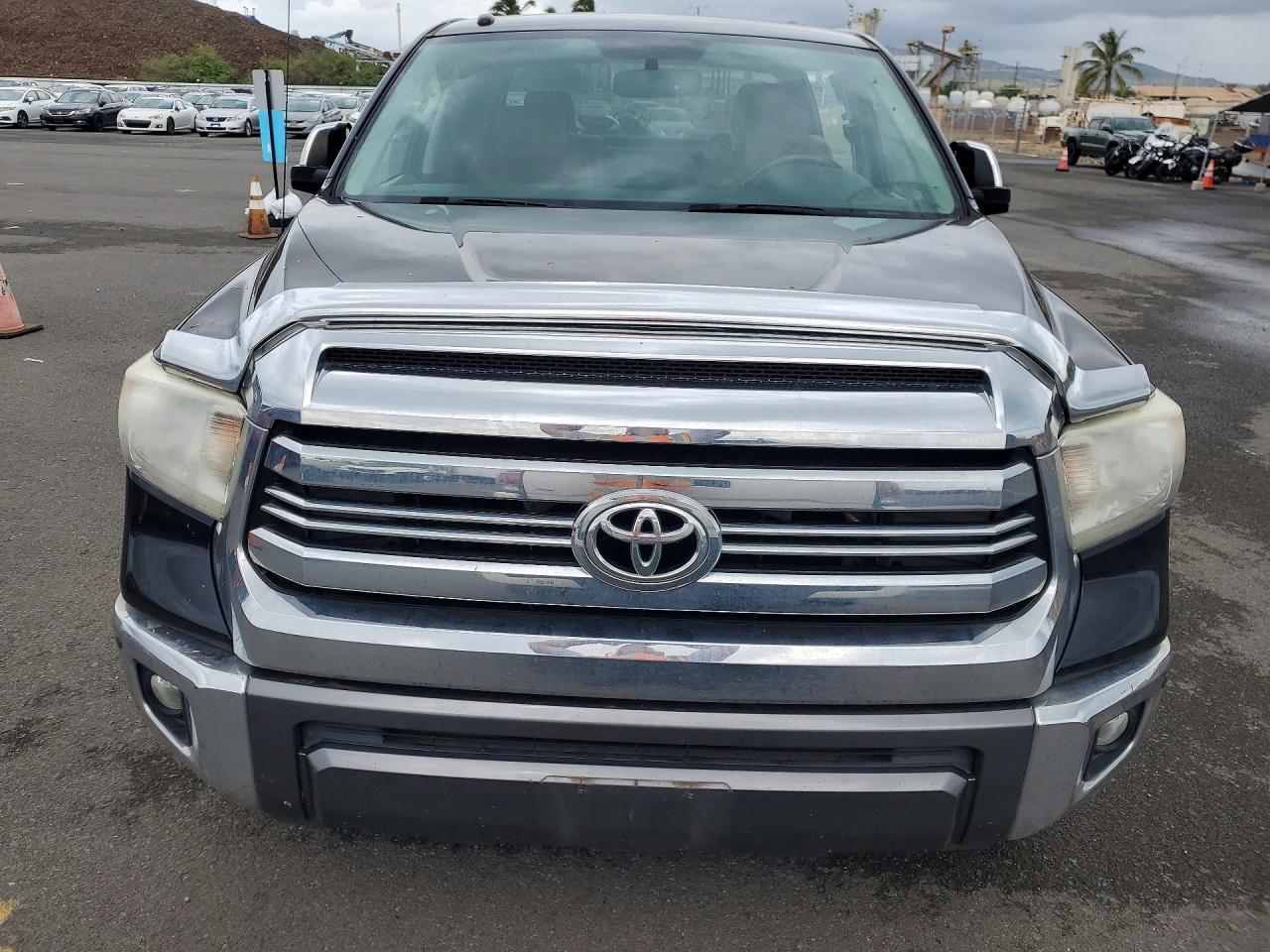Toyota Tundra Crewmax 1794