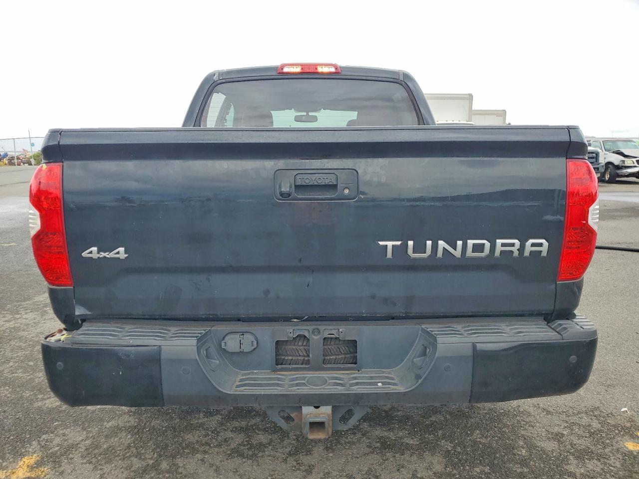Toyota Tundra Crewmax 1794