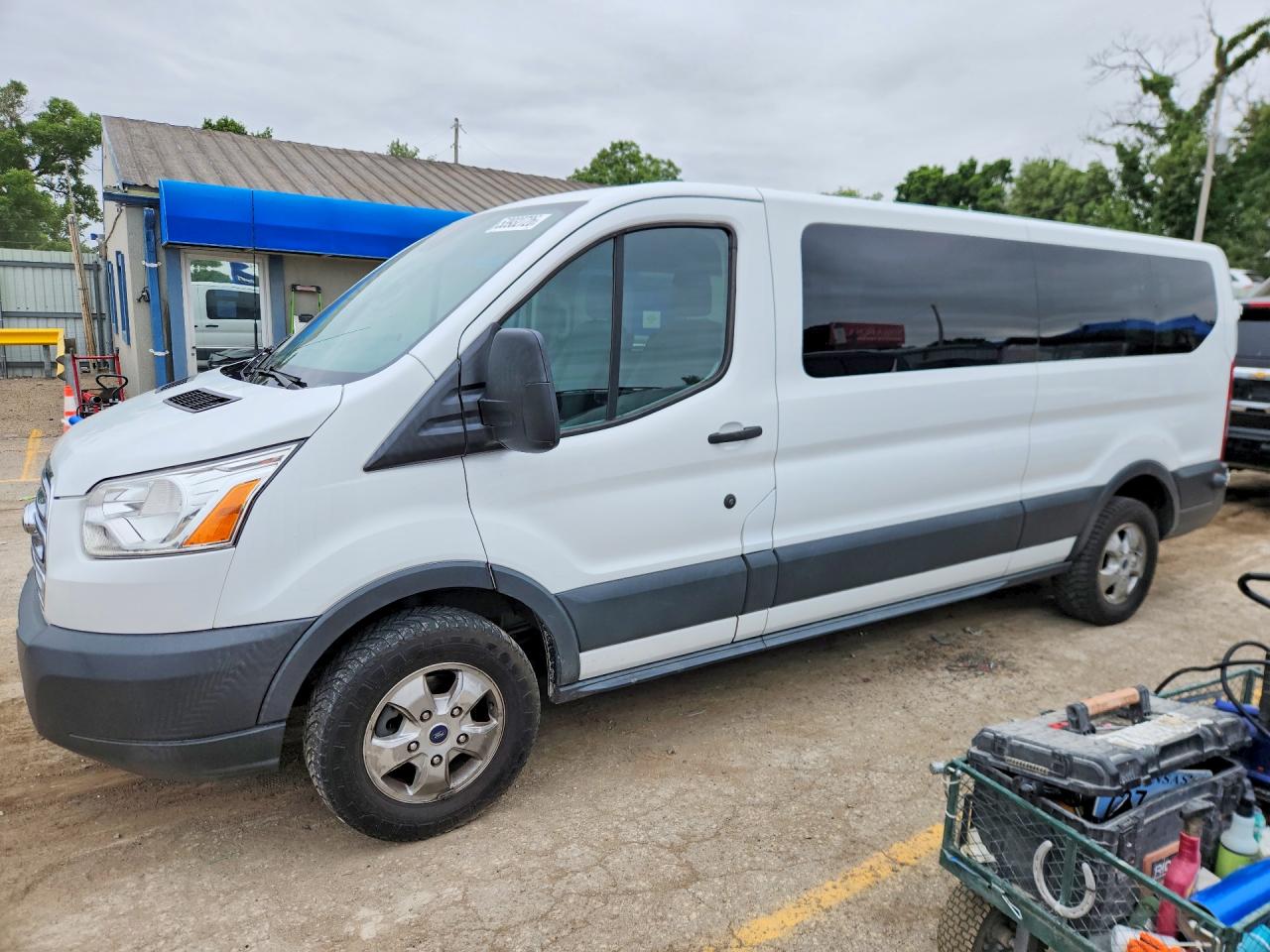 Salvage Ford Transit Image
