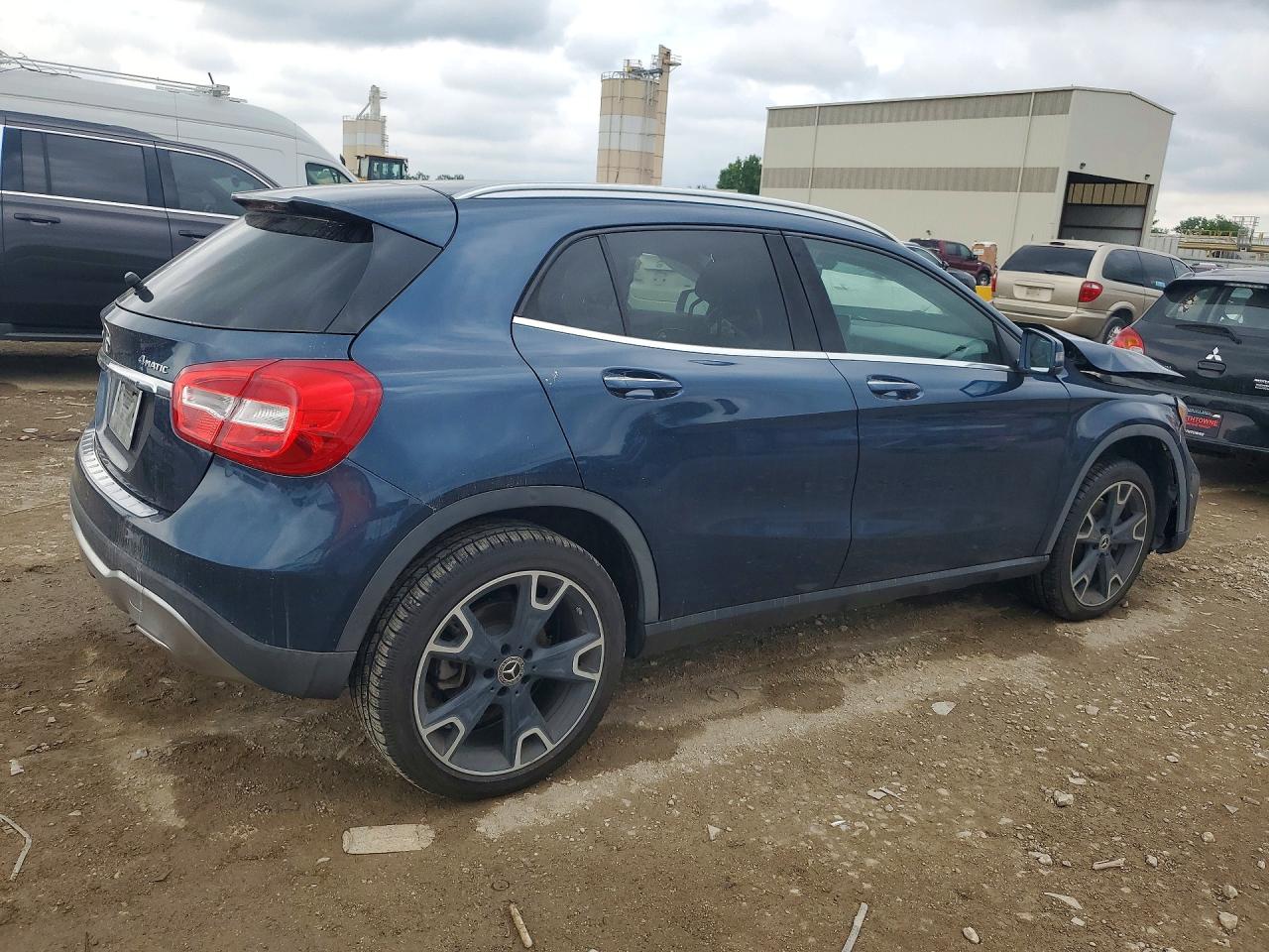 Mercedes-Benz GLA 250 4matic