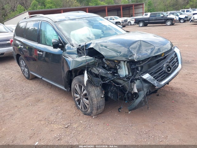 Salvage Nissan Pathfinder Image