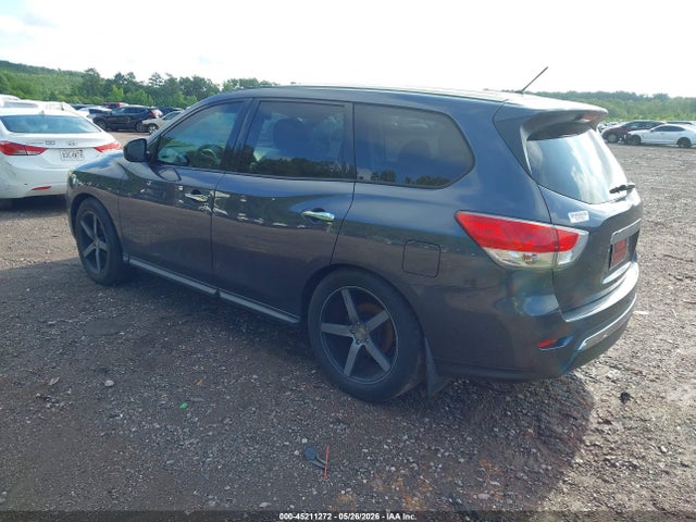 Nissan Pathfinder S