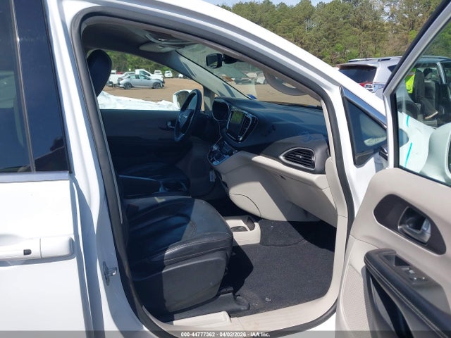 Chrysler Pacifica Touring L