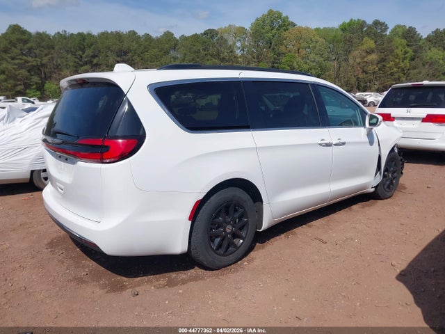 Chrysler Pacifica Touring L