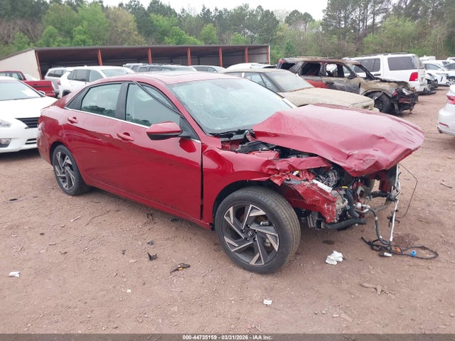Salvage Hyundai ELANTRA Image