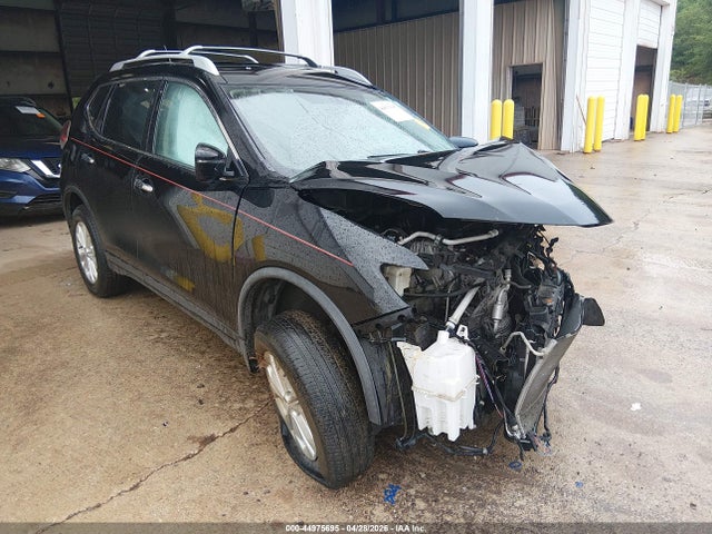 Salvage Nissan Rogue Image