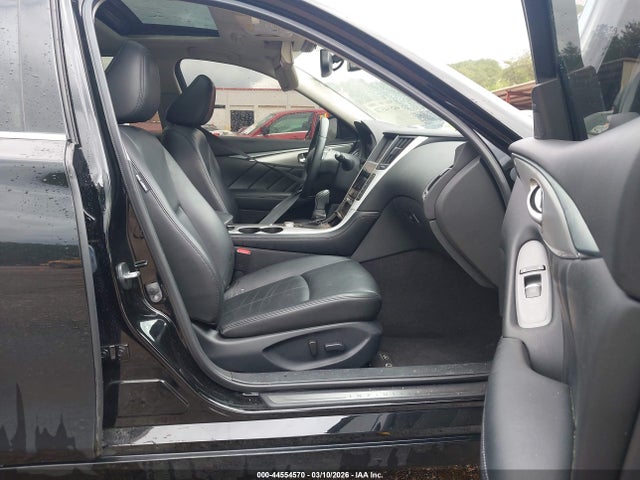 INFINITI Q50 Luxe