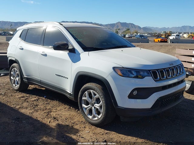 Salvage Jeep Compass Image