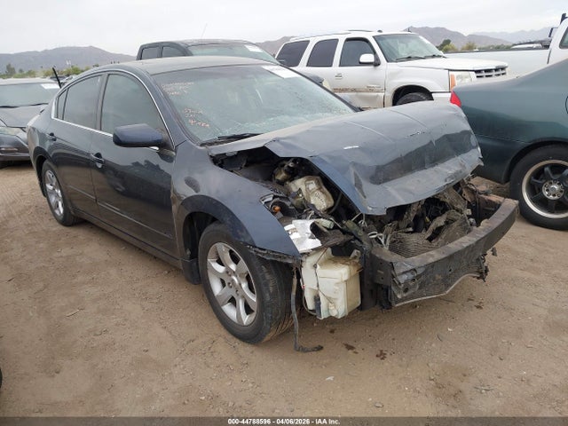 Salvage Nissan Altima Image