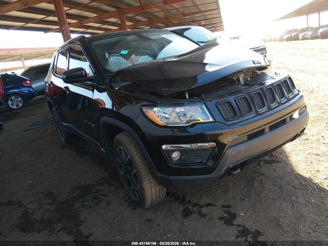 Salvage Jeep Compass Image