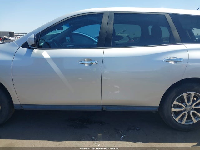 Nissan Pathfinder S