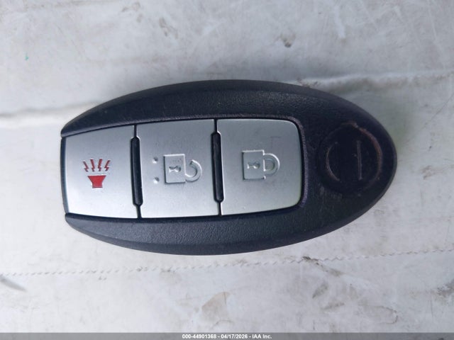 Nissan Pathfinder S