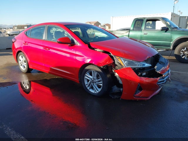 Salvage Hyundai ELANTRA Image