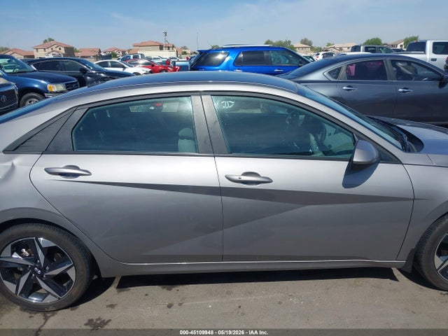 Hyundai ELANTRA Sel