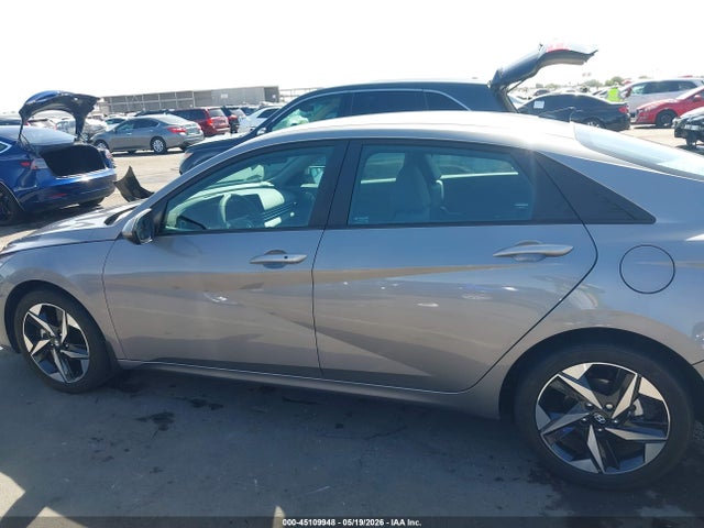 Hyundai ELANTRA Sel