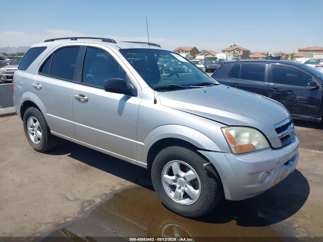 Salvage Kia Sorento Image