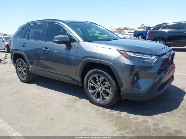Salvage Toyota RAV4 Image