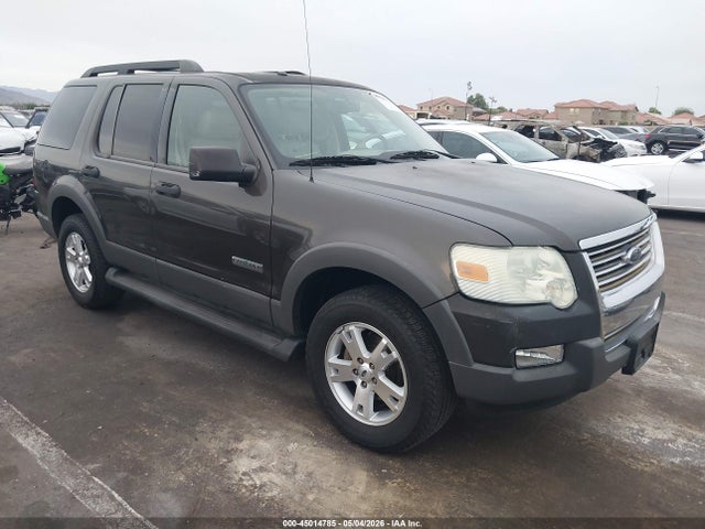 Salvage Ford Explorer Image