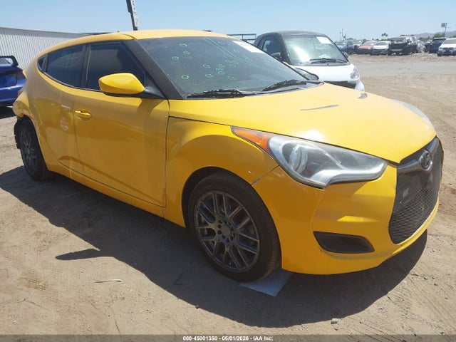 Salvage Hyundai VELOSTER Image