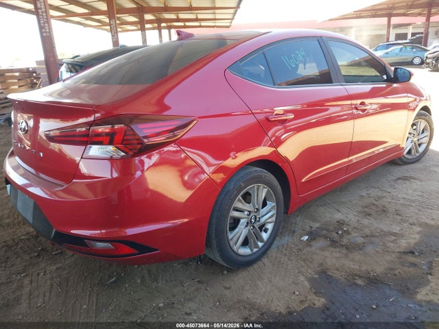 Hyundai ELANTRA Sel