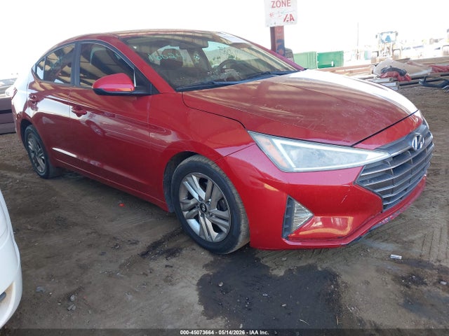 Salvage Hyundai ELANTRA Image