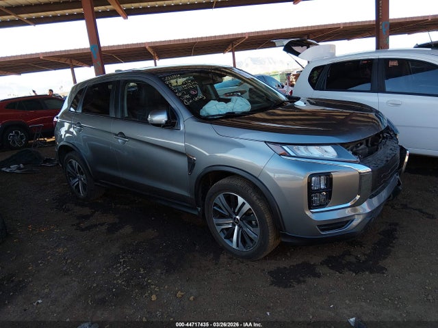 Salvage Mitsubishi Outlander Image