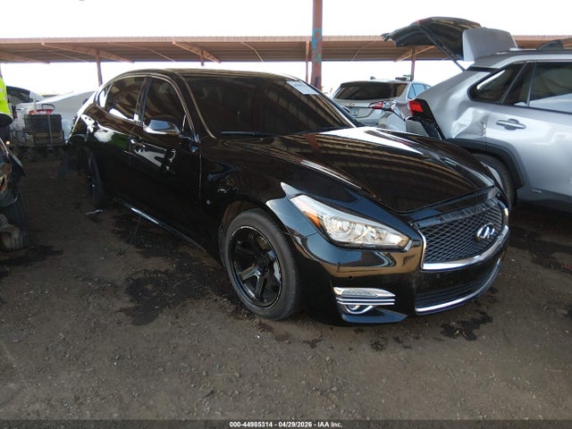 Salvage INFINITI Q70L Image