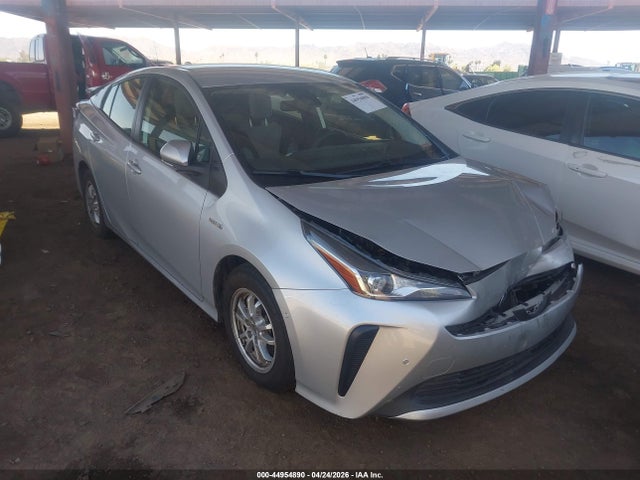 Salvage Toyota Prius Image