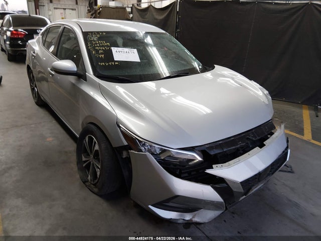 Salvage Nissan Sentra Image