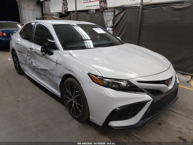 Salvage Toyota Camry Image