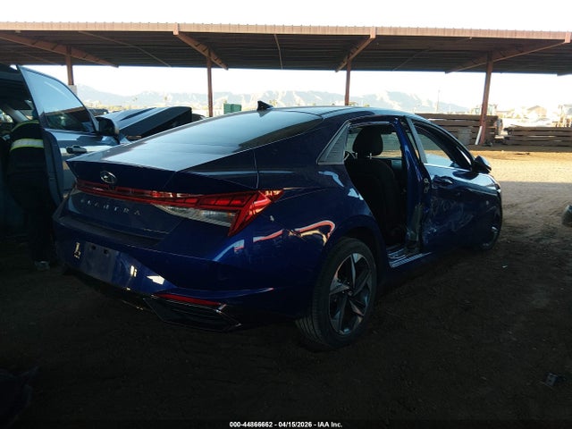 Hyundai ELANTRA Sel