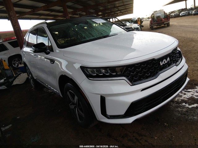 Salvage Kia Sorento Image