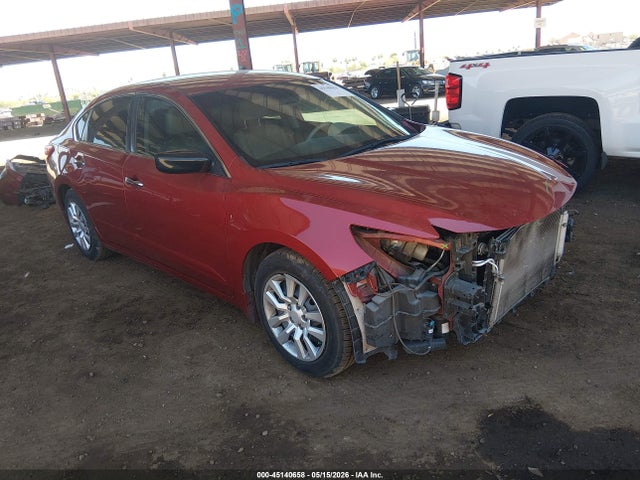 Salvage Nissan Altima Image