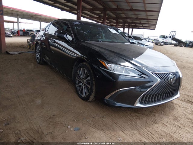 Salvage Lexus Es Image