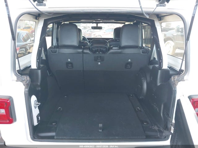 Jeep Wrangler Sahara 4x4