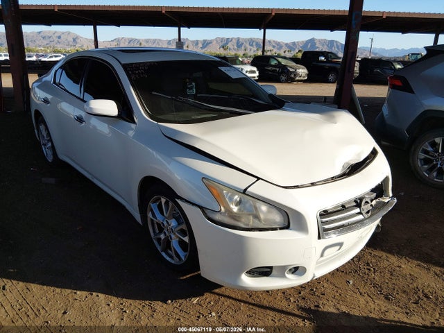 Salvage Nissan Maxima Image
