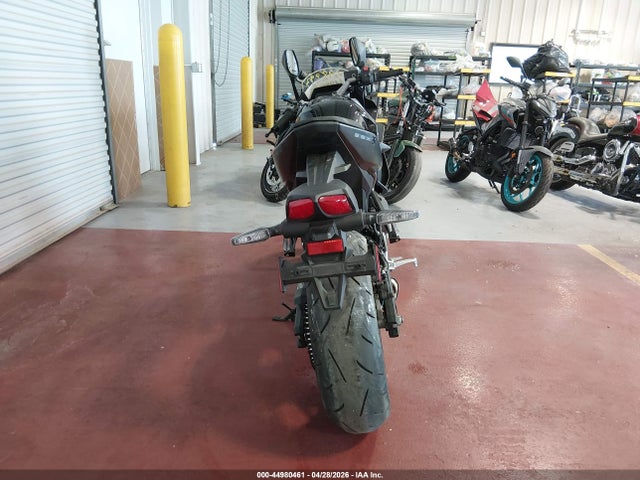 Suzuki Gsx800 F