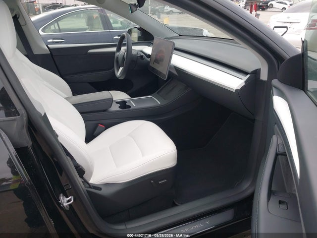 Tesla Model Y Long Range Dual Motor All-wheel Drive
