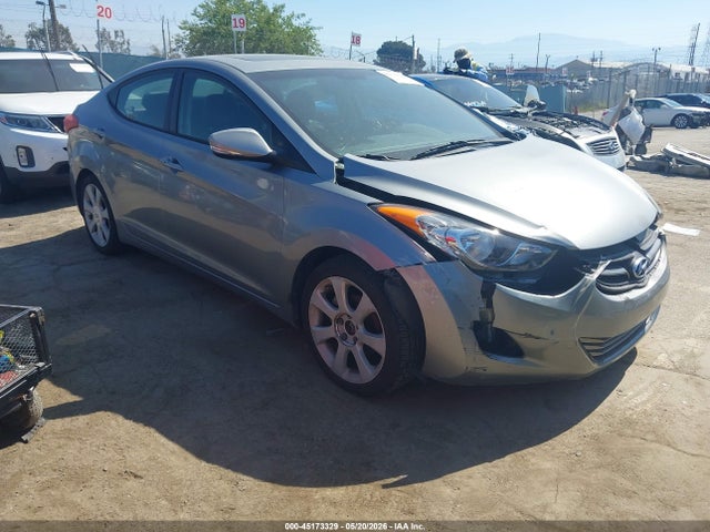 Salvage Hyundai ELANTRA Image