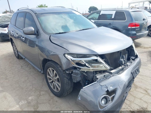 Salvage Nissan Pathfinder Image
