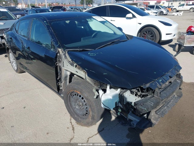 Salvage Nissan Sentra Image