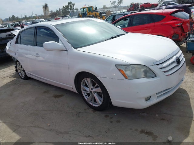 Salvage Toyota Avalon Image