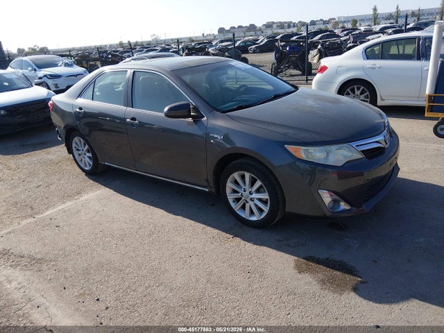 Salvage Toyota Camry Image
