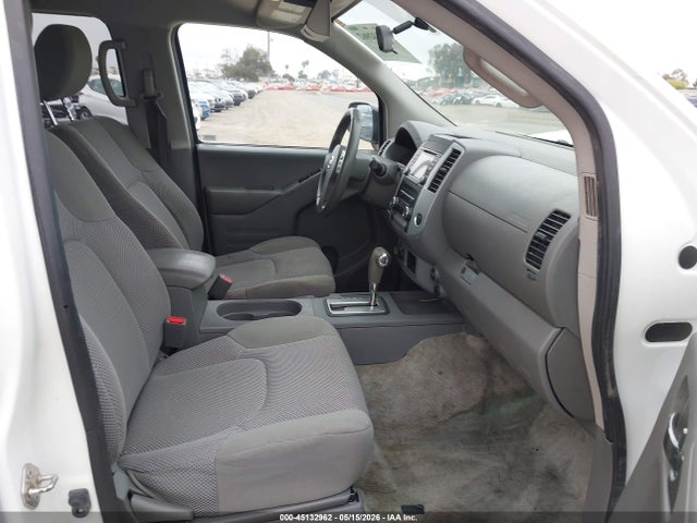 Nissan Frontier Sv