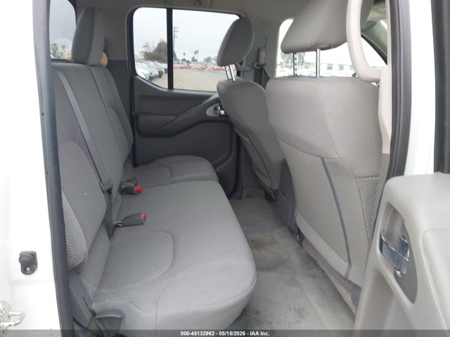 Nissan Frontier Sv