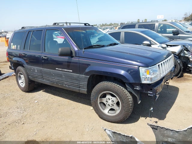 Salvage Jeep Grand Cherokee Image