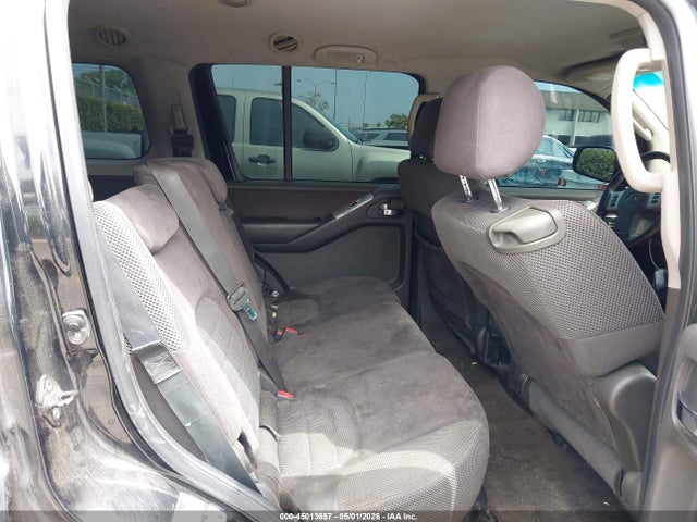 Nissan Pathfinder Se