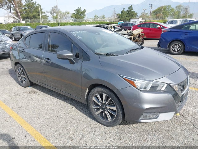 Salvage Nissan Versa Image