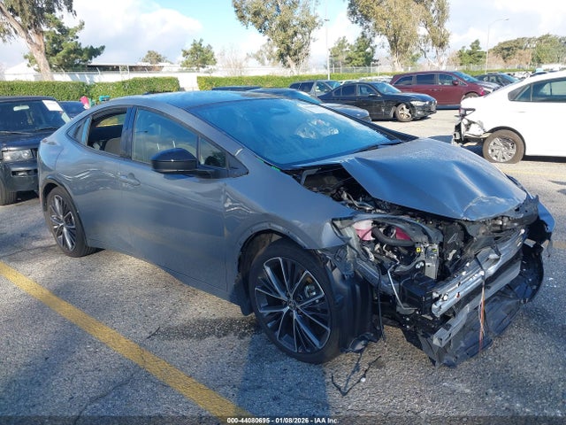 Salvage Toyota Prius Image
